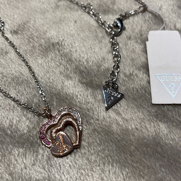 *NEW* GUESS Heart Necklace - Picture 2 of 7